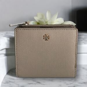 Tory Burch Emerson Tan Leather Wallet with Textured Finish EUC